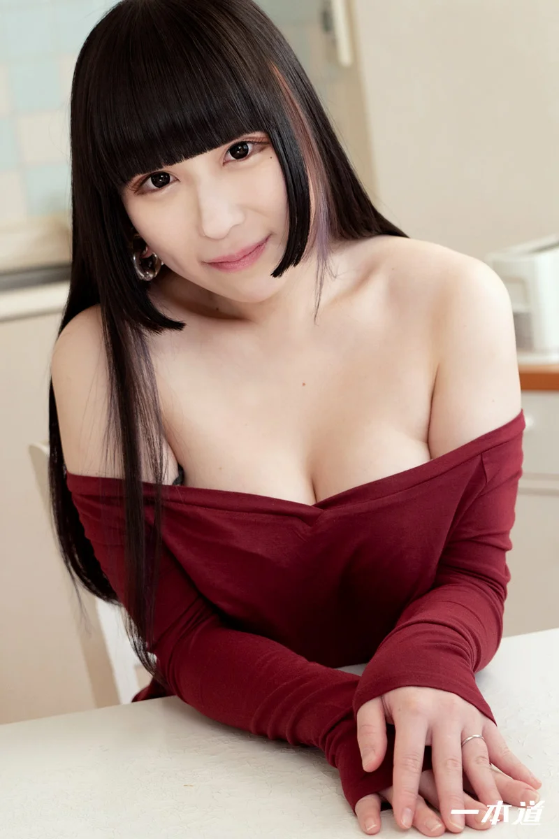 露阴诱惑：F罩杯妈妈友的剃毛调教
