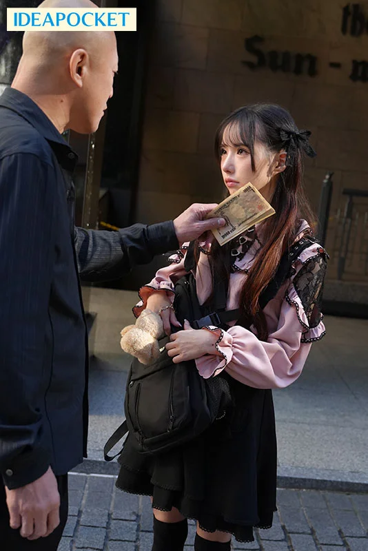 成年嚣张地雷女角色扮演：让她见识大人的可怕，调教成听话的抖M宠物