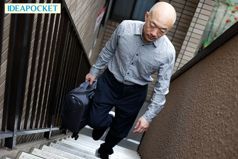强奸犯公公服刑6年后出狱……被迫和他同住的我，每天趁丈夫不在家的几个小时，都会被这个多年没碰女人、性欲爆棚的公公反复强奸内射