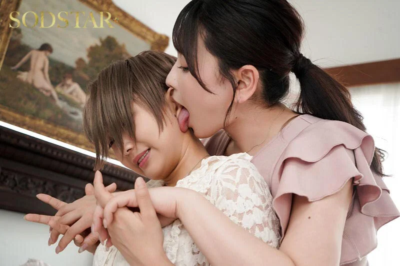 两位年长姐姐温柔宠爱星乃莉子，带她体验男人无法给予的未知快感【高潮开发女同】