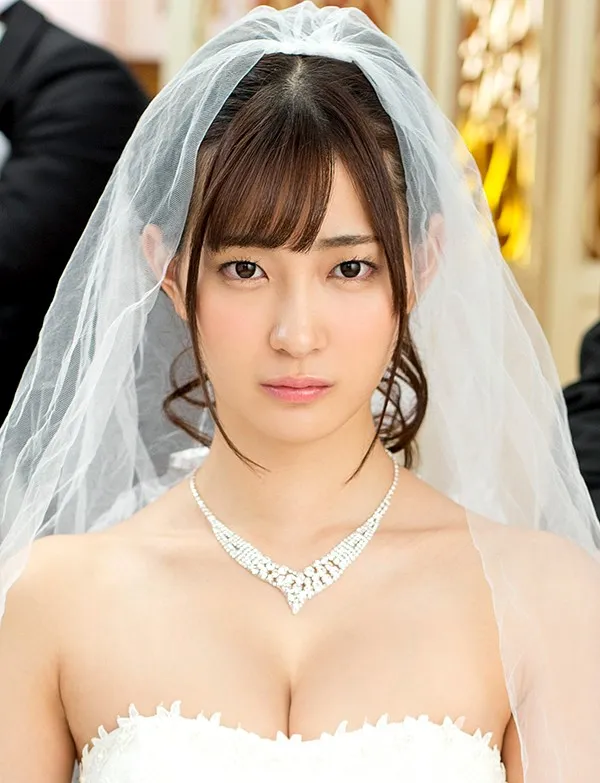 美谷朱里
