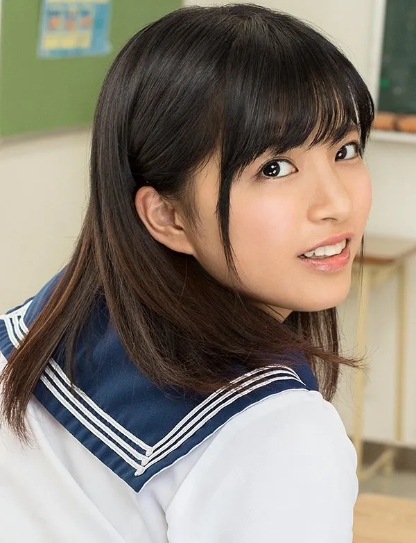 根尾あかり